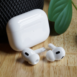Advantages Of Apple AirPods Wireless Earbuds